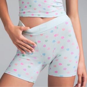 Skims Soft Lounge Rib Boxer - Cloud
Candy Heart Print NWT